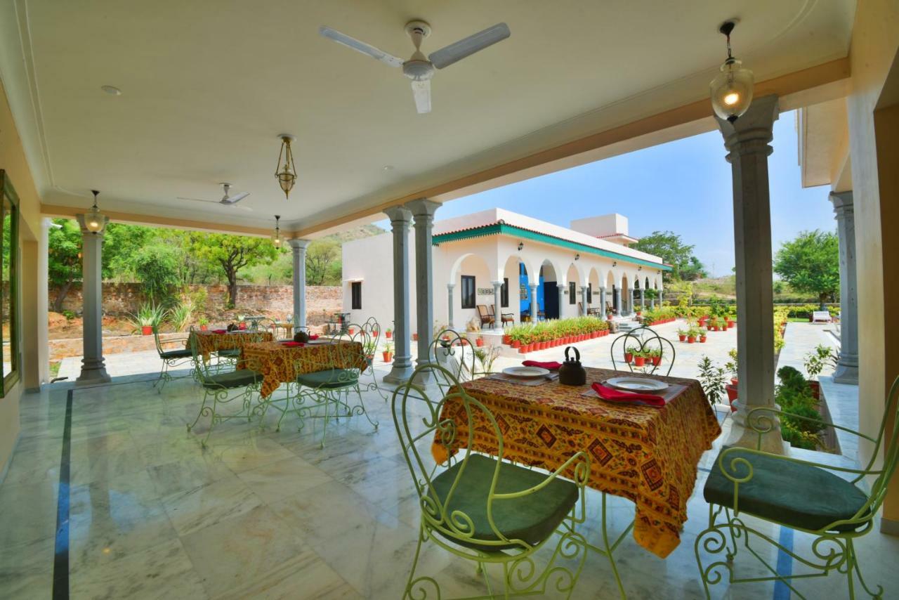 Premkunj Hotel Удайпур Екстериор снимка