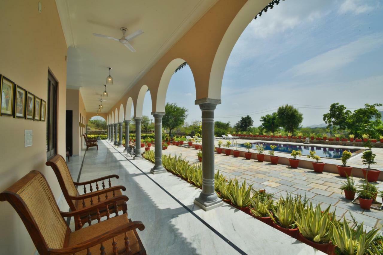 Premkunj Hotel Удайпур Екстериор снимка