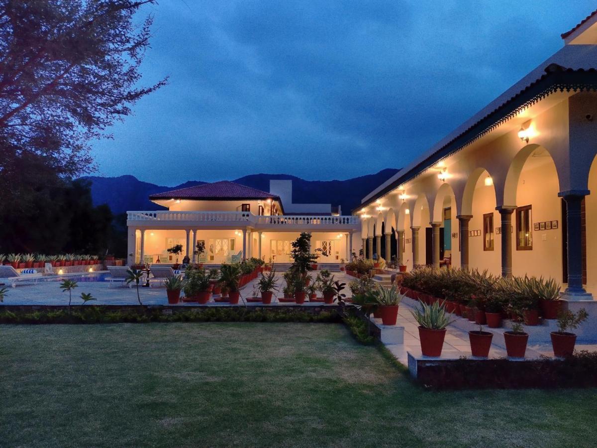 Premkunj Hotel Удайпур Екстериор снимка