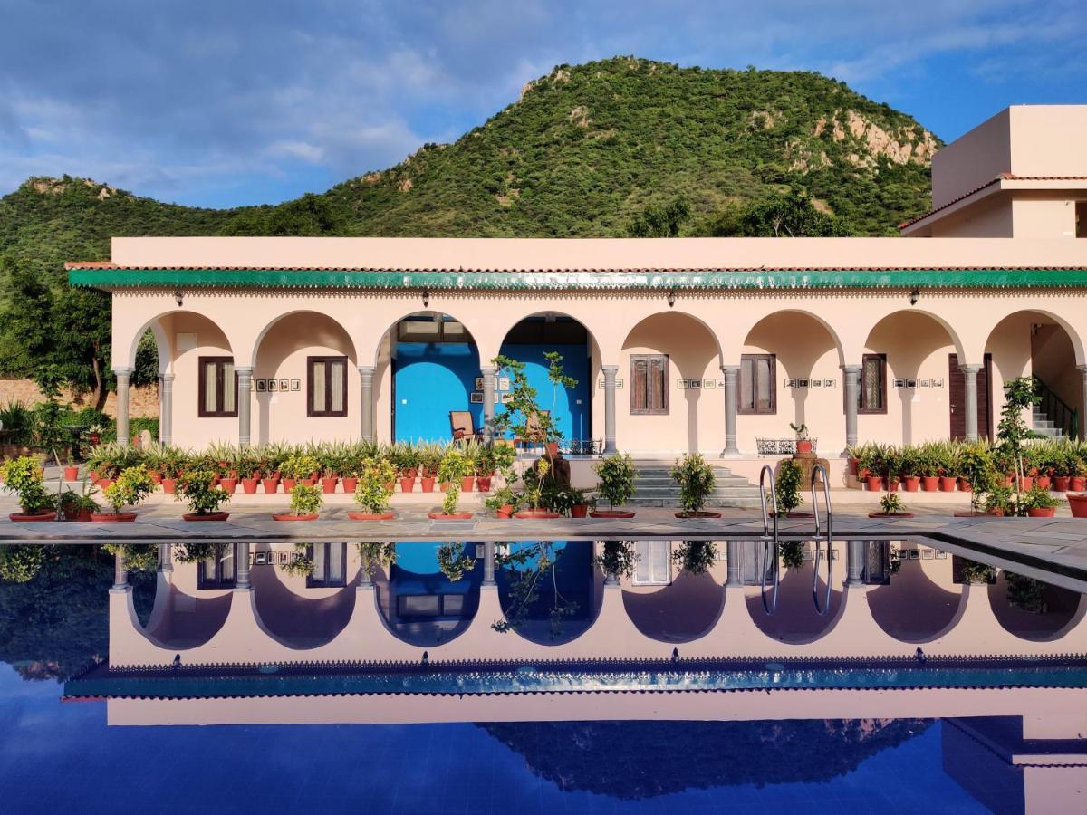 Premkunj Hotel Удайпур Екстериор снимка