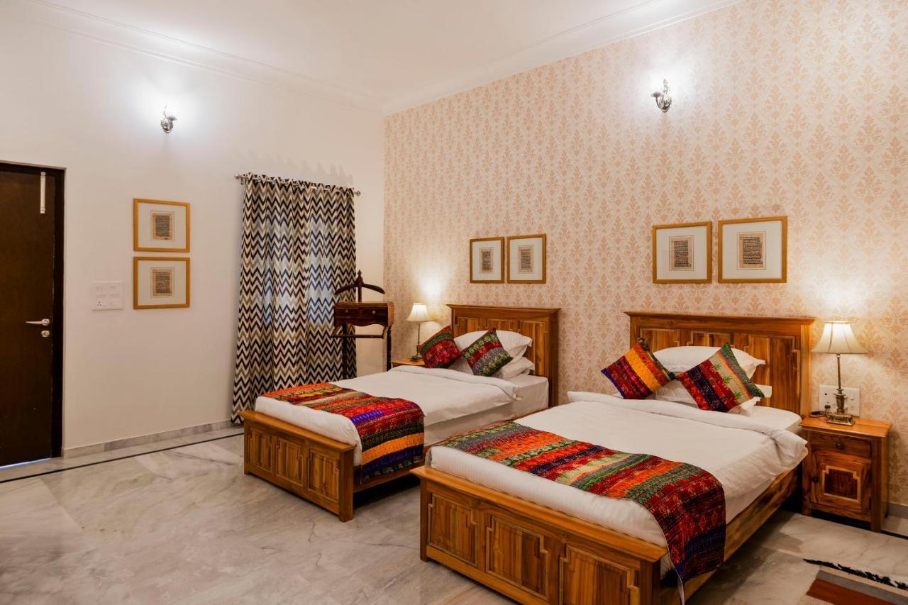 Premkunj Hotel Удайпур Екстериор снимка